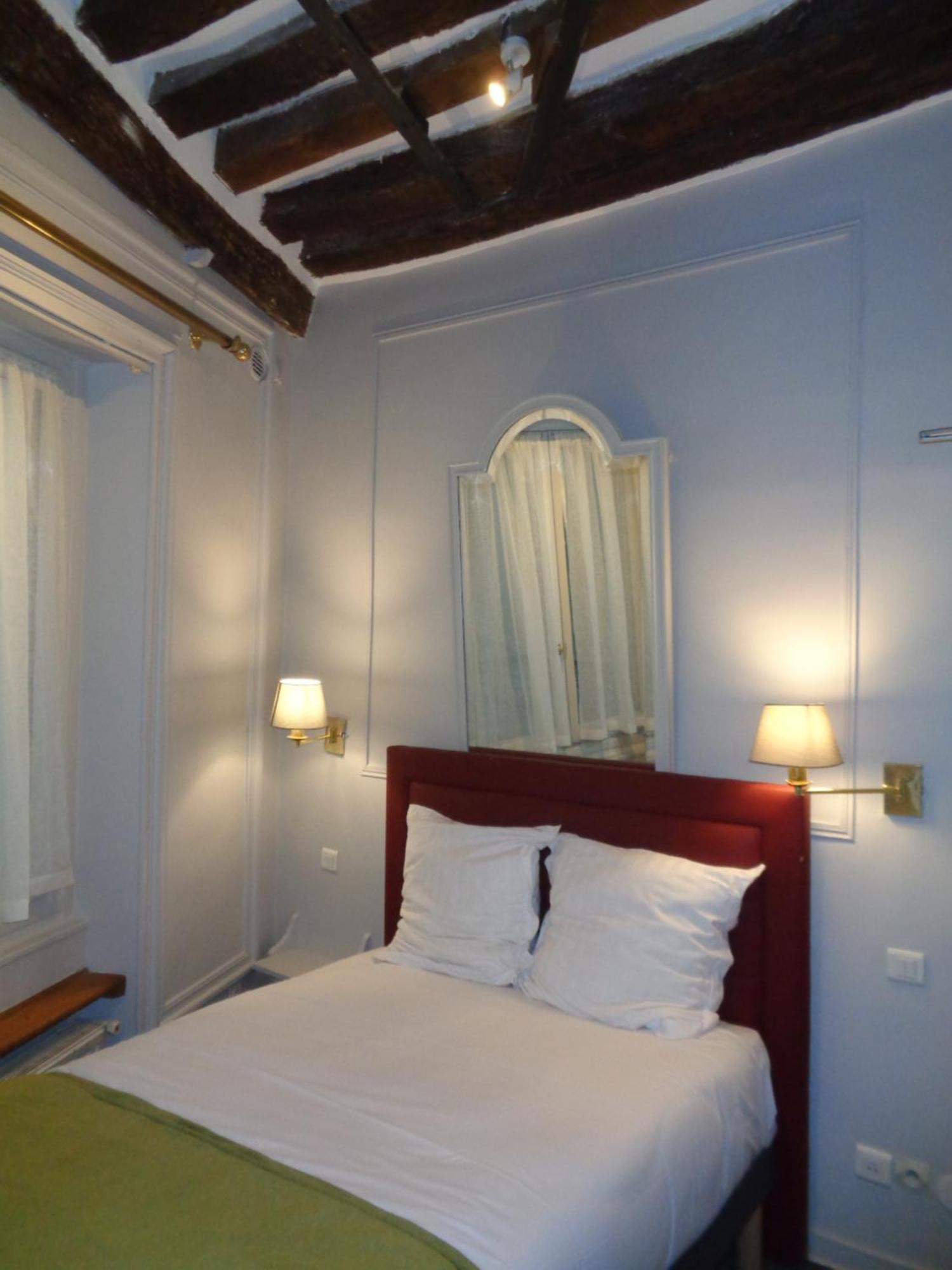 Hotel Les Degres De Notre Dame Paryż Zewnętrze zdjęcie