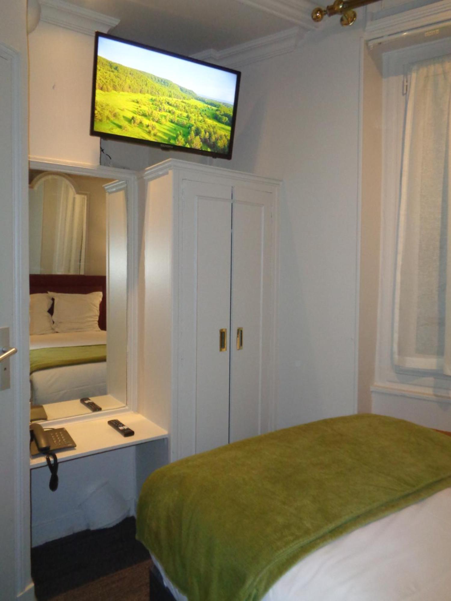 Hotel Les Degres De Notre Dame Paryż Zewnętrze zdjęcie